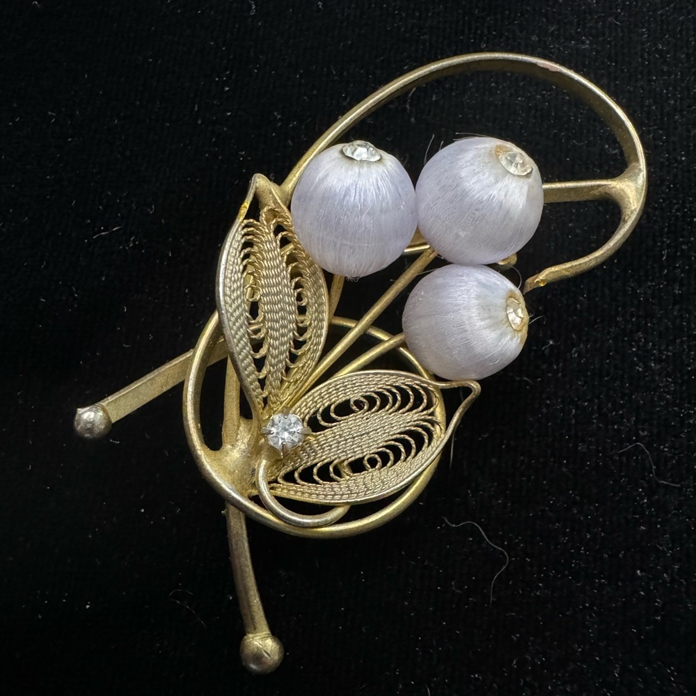 Vintage Filigree Cat Tail Brooch